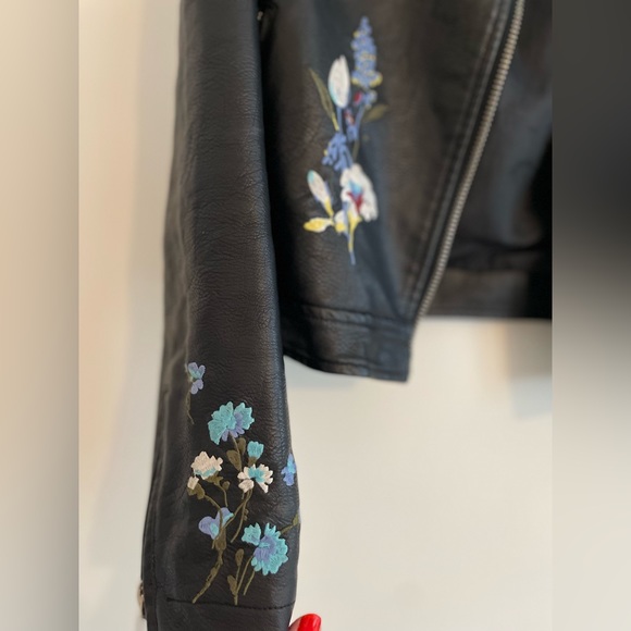 Fate by LFD leather jacket with embroidered flowers - Picture 4 of 6